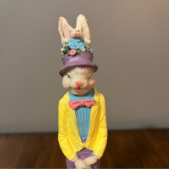 Tall bunny collectible figurine from the Windsor Collection, - Picture 7 of 10